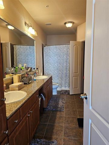 1711 Old Spanish Trail 313, Houston, TX 77054