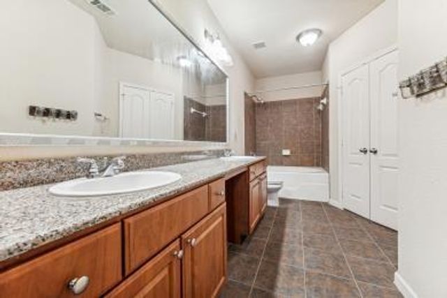 1711 Old Spanish Trail 313, Houston, TX 77054