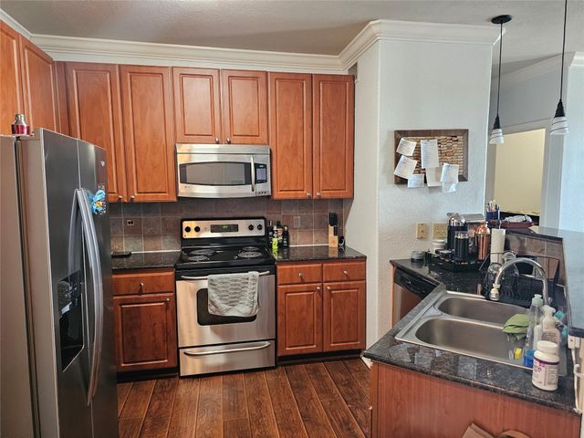 1711 Old Spanish Trail 313, Houston, TX 77054