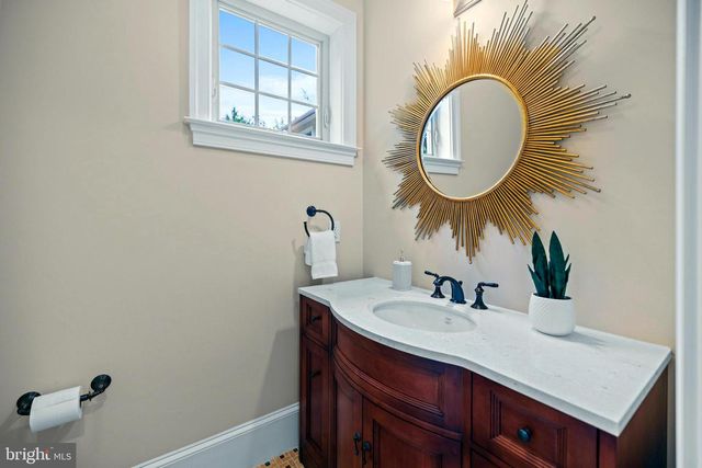 7708 BEECH TREE RD, Bethesda, MD 20817