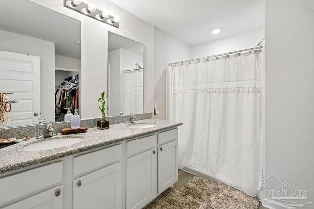 8674 Pathstone Blvd, Pensacola, FL 32526