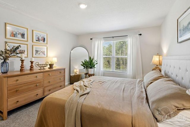 8674 Pathstone Blvd, Pensacola, FL 32526