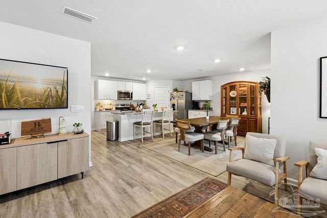 8674 Pathstone Blvd, Pensacola, FL 32526