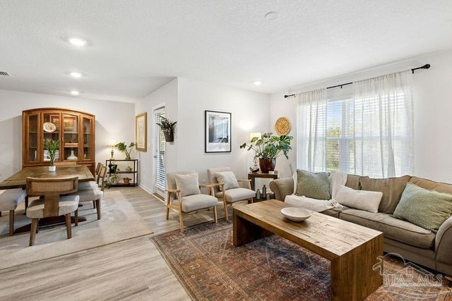 8674 Pathstone Blvd, Pensacola, FL 32526