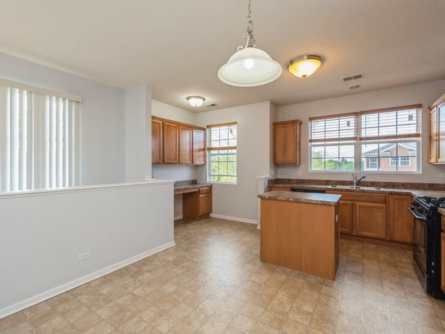 2243 Concord Drive 30-B, Mchenry, IL 60050