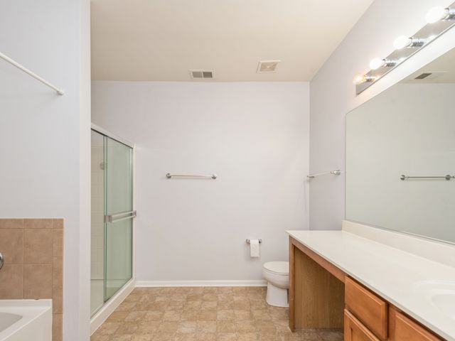 2243 Concord Drive 30-B, Mchenry, IL 60050