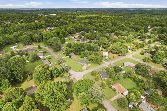 700 Woodmont Circle, Anderson, SC 29624