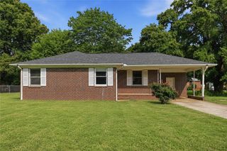 700 Woodmont Circle, Anderson, SC 29624