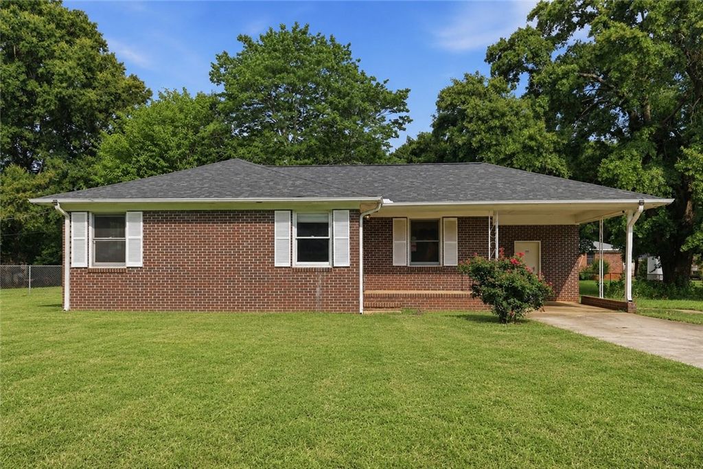 700 Woodmont Circle, Anderson, SC 29624