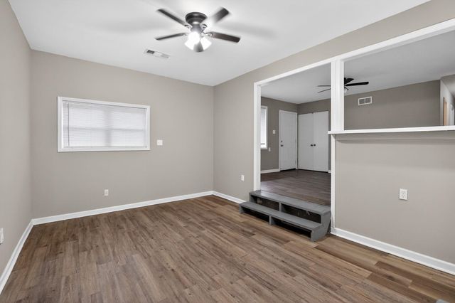 748 WESTERN PARK DR, Memphis, TN 38109