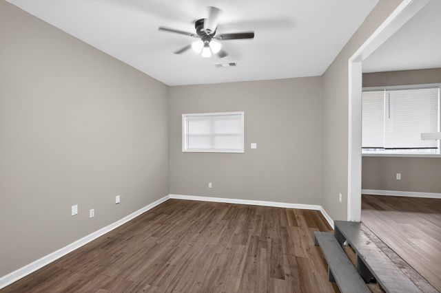 748 WESTERN PARK DR, Memphis, TN 38109