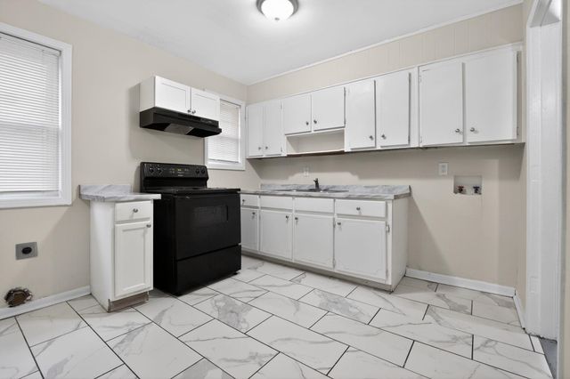 748 WESTERN PARK DR, Memphis, TN 38109