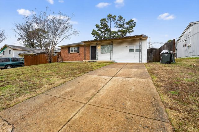 748 WESTERN PARK DR, Memphis, TN 38109