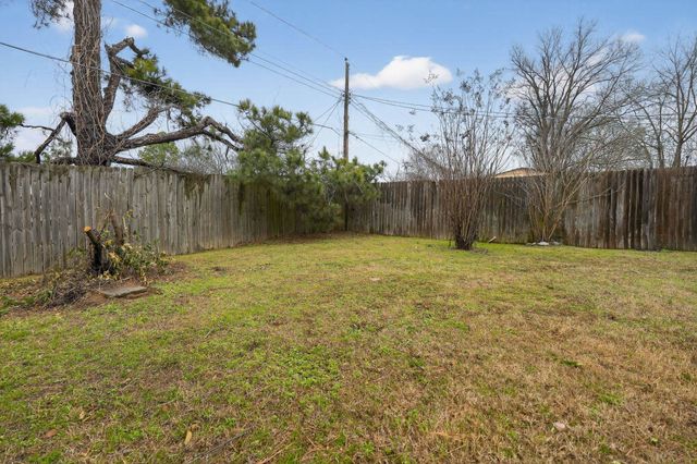 748 WESTERN PARK DR, Memphis, TN 38109