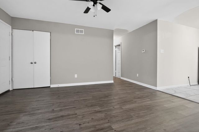 748 WESTERN PARK DR, Memphis, TN 38109