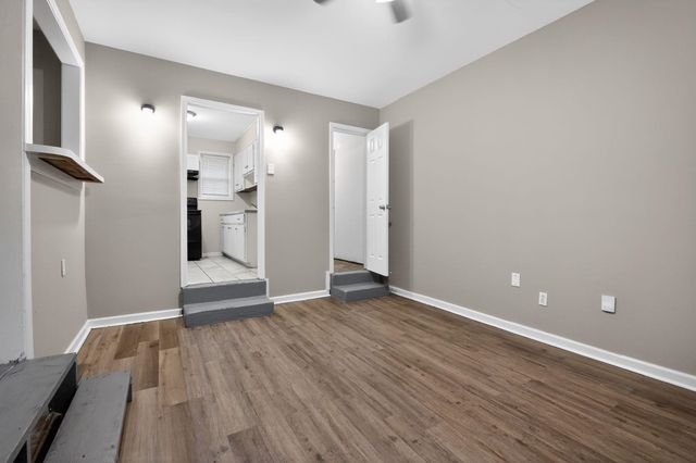 748 WESTERN PARK DR, Memphis, TN 38109