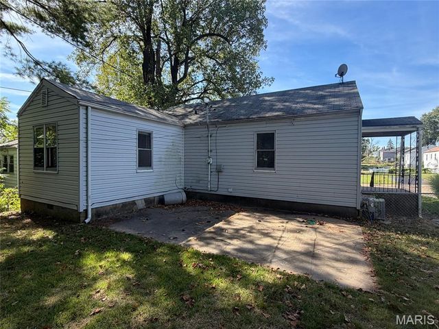 7625 Belwood Drive, St Louis, MO 63121