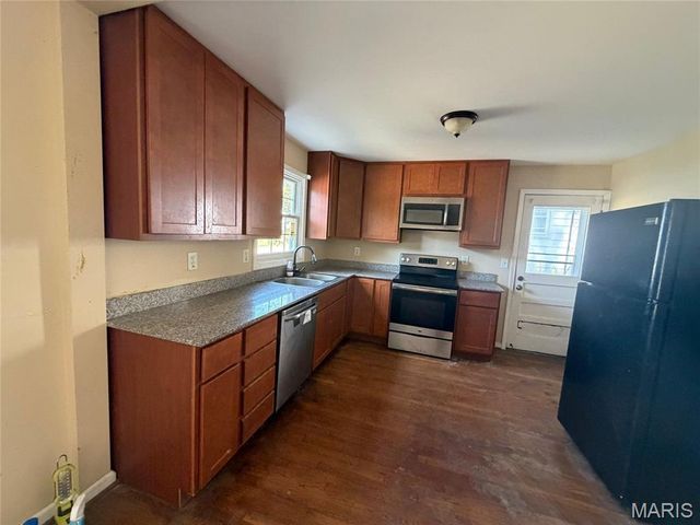 7625 Belwood Drive, St Louis, MO 63121