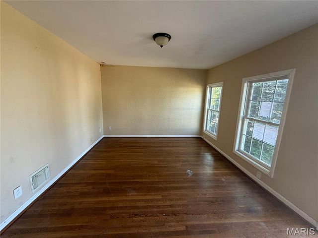 7625 Belwood Drive, St Louis, MO 63121
