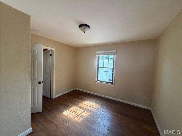 7625 Belwood Drive, St Louis, MO 63121