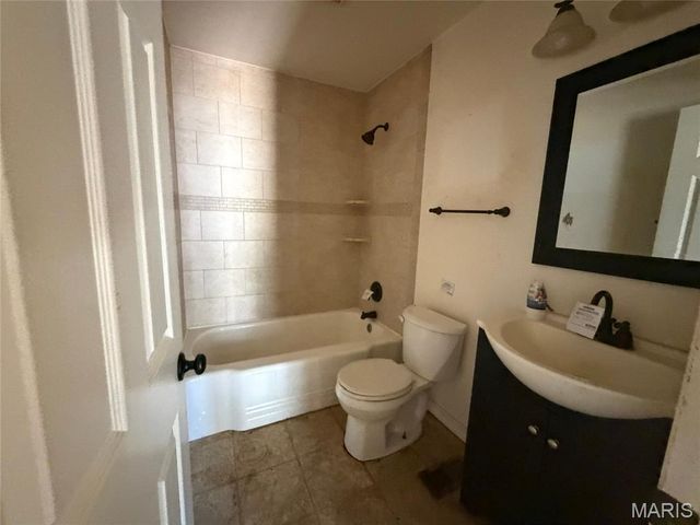 7625 Belwood Drive, St Louis, MO 63121
