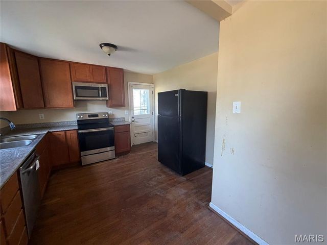 7625 Belwood Drive, St Louis, MO 63121