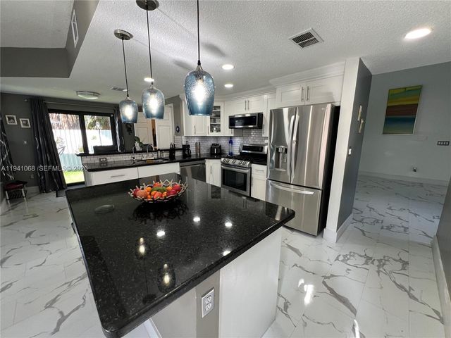 8618 SW 161st Pl, Miami, FL 33193