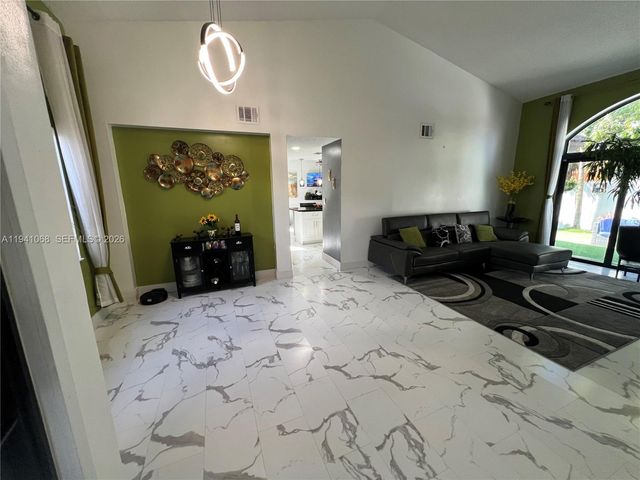 8618 SW 161st Pl, Miami, FL 33193