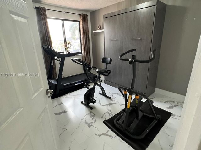 8618 SW 161st Pl, Miami, FL 33193