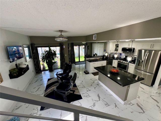8618 SW 161st Pl, Miami, FL 33193