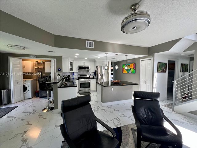 8618 SW 161st Pl, Miami, FL 33193