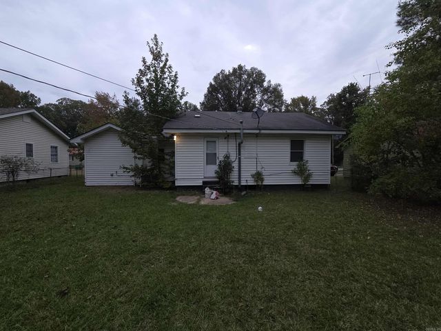 2002 W 29Th Avenue, Pine Bluff, AR 71603