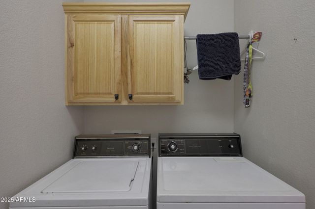 2416 N SNEAD Drive, Mesa, AZ 85215