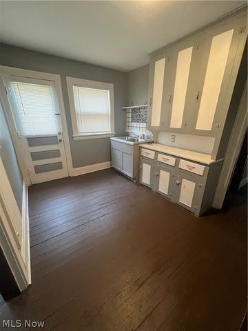 1742 Ford Avenue 2, Akron, OH 44305