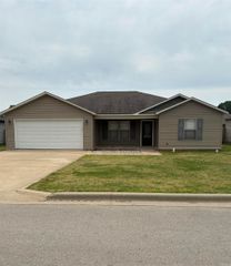 106 Gavin Drive, Paragould, AR 72450