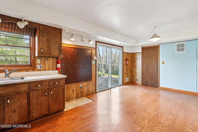 22 Meadowbrook Avenue, Atlantic Highlands, NJ 07716