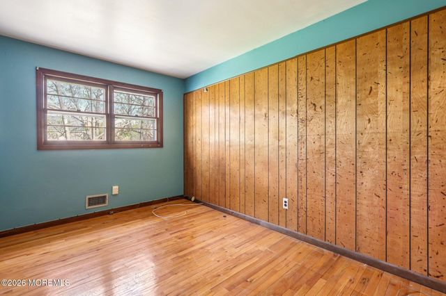 22 Meadowbrook Avenue, Atlantic Highlands, NJ 07716