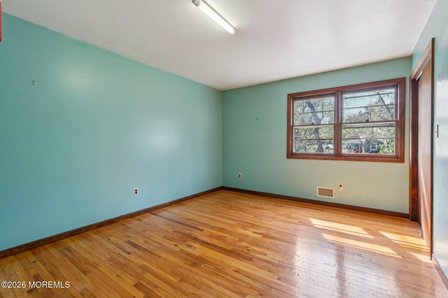 22 Meadowbrook Avenue, Atlantic Highlands, NJ 07716