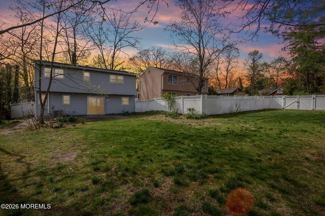 22 Meadowbrook Avenue, Atlantic Highlands, NJ 07716