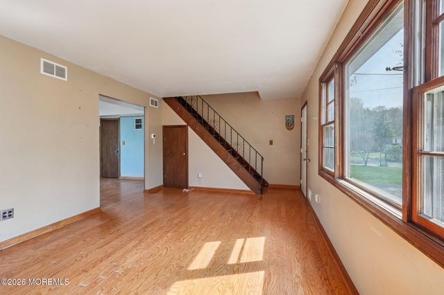 22 Meadowbrook Avenue, Atlantic Highlands, NJ 07716