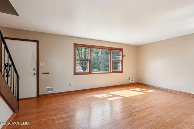 22 Meadowbrook Avenue, Atlantic Highlands, NJ 07716