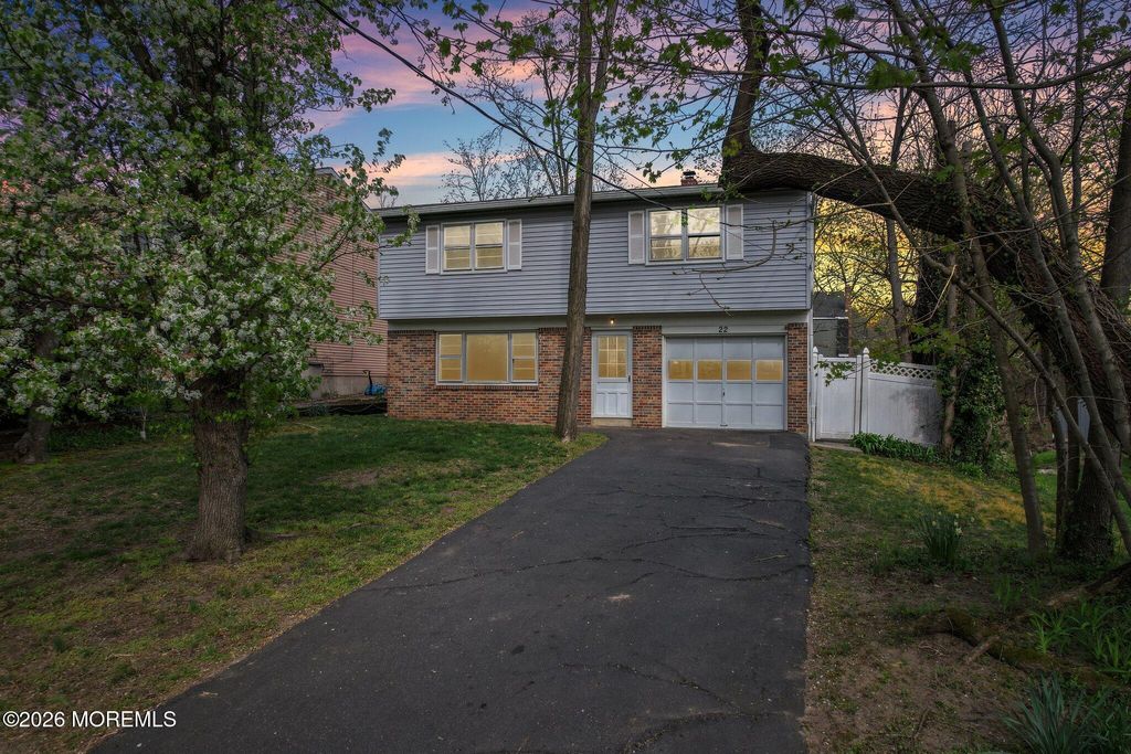 22 Meadowbrook Avenue, Atlantic Highlands, NJ 07716