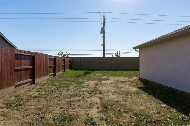 2204 Rick Dr, Marysville, CA 95901