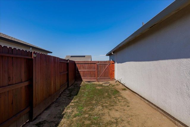 2204 Rick Dr, Marysville, CA 95901