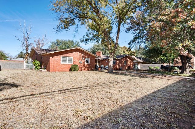 1106 E Tate Street, Brownfield, TX 79316