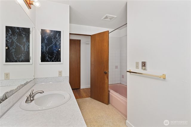 4907 181st Place SW, Lynnwood, WA 98037