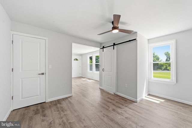 410 DUPONT AVE, Paulsboro, NJ 08066