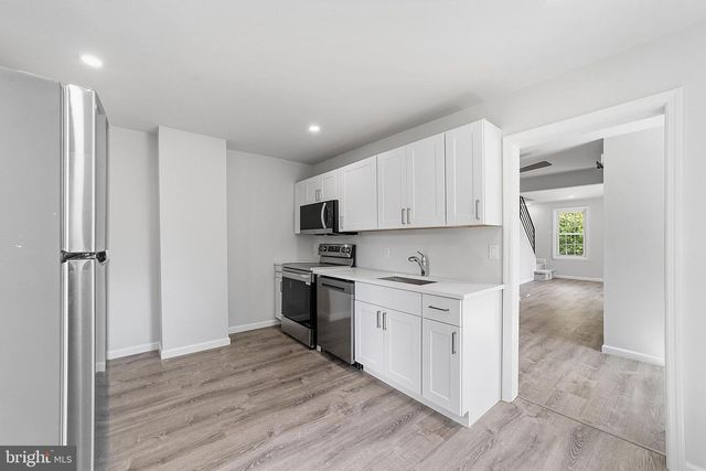410 DUPONT AVE, Paulsboro, NJ 08066
