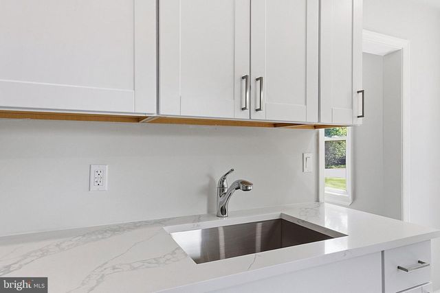 410 DUPONT AVE, Paulsboro, NJ 08066