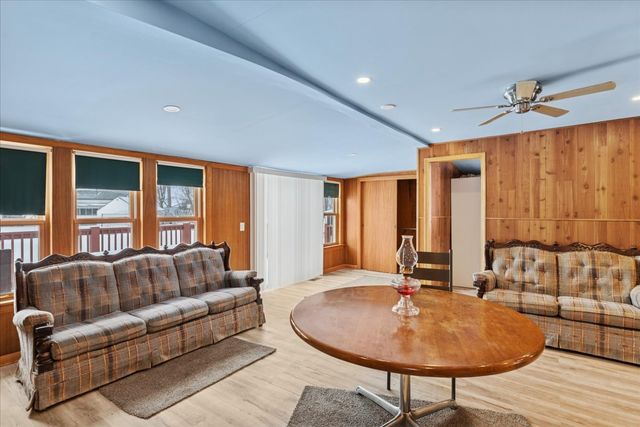 39224 N Willow Avenue, Antioch, IL 60002